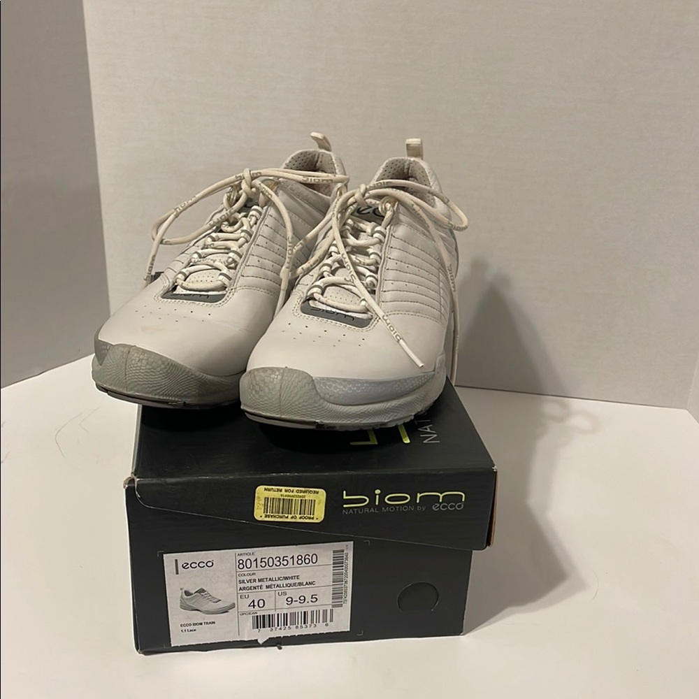 Ecco Biom Natural Motion Train leather sneakers. Women’s